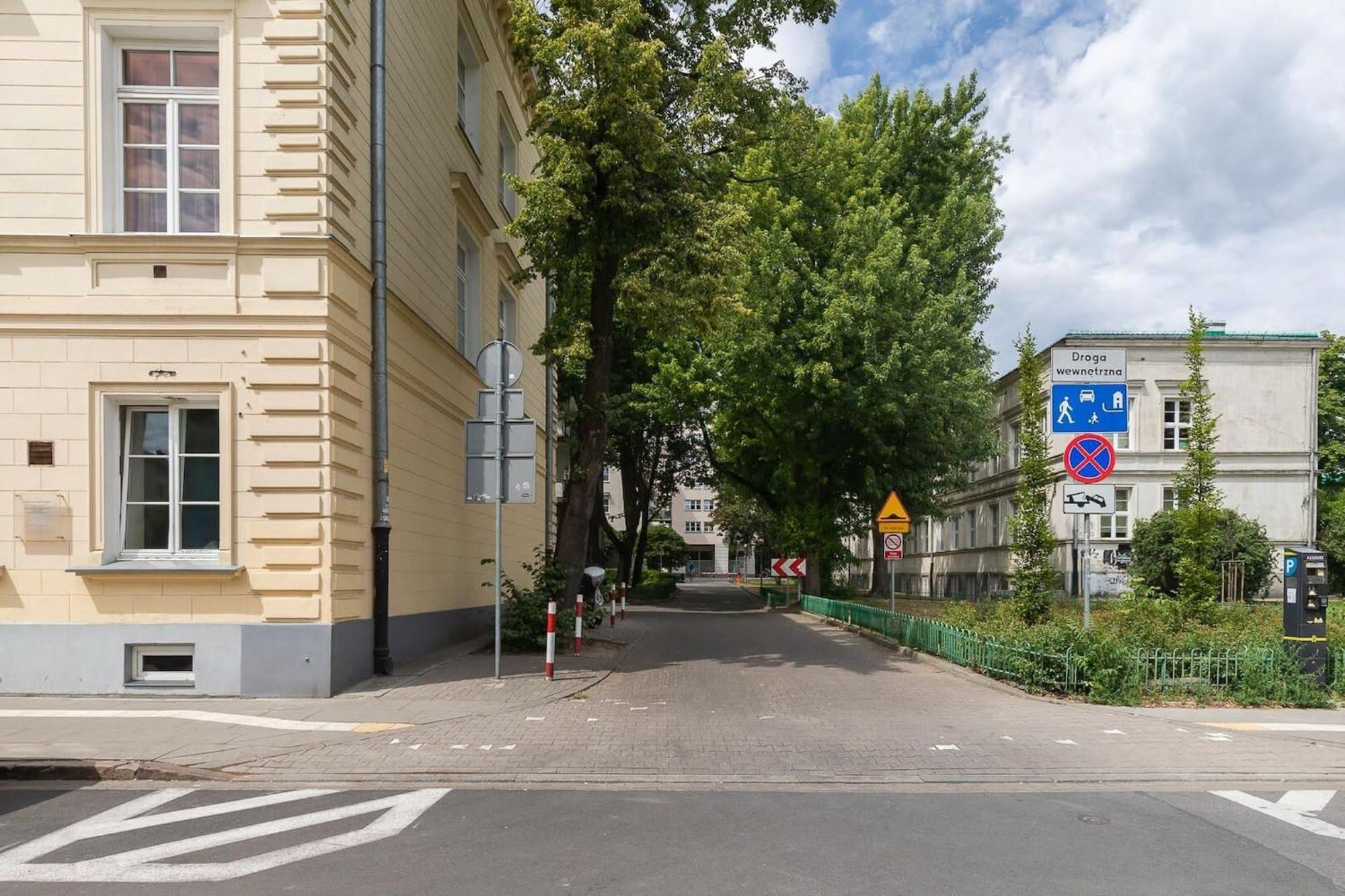 Elektoralna 12A - Colorful Apartment With Balcony By Noclegi Renters Варшава Экстерьер фото